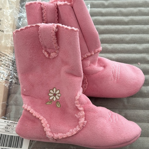 NWT Gymboree Park City line pink soft sole slipper boots size 13/1 - Picture 2 of 3